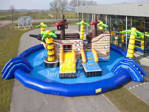 Outdoor/Indoor Mobile Pirate Ship Inflatable Water Park